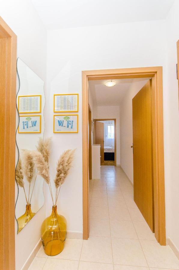 Spacious Apartment Smile With Terrace And Secure Garage Split Exterior foto